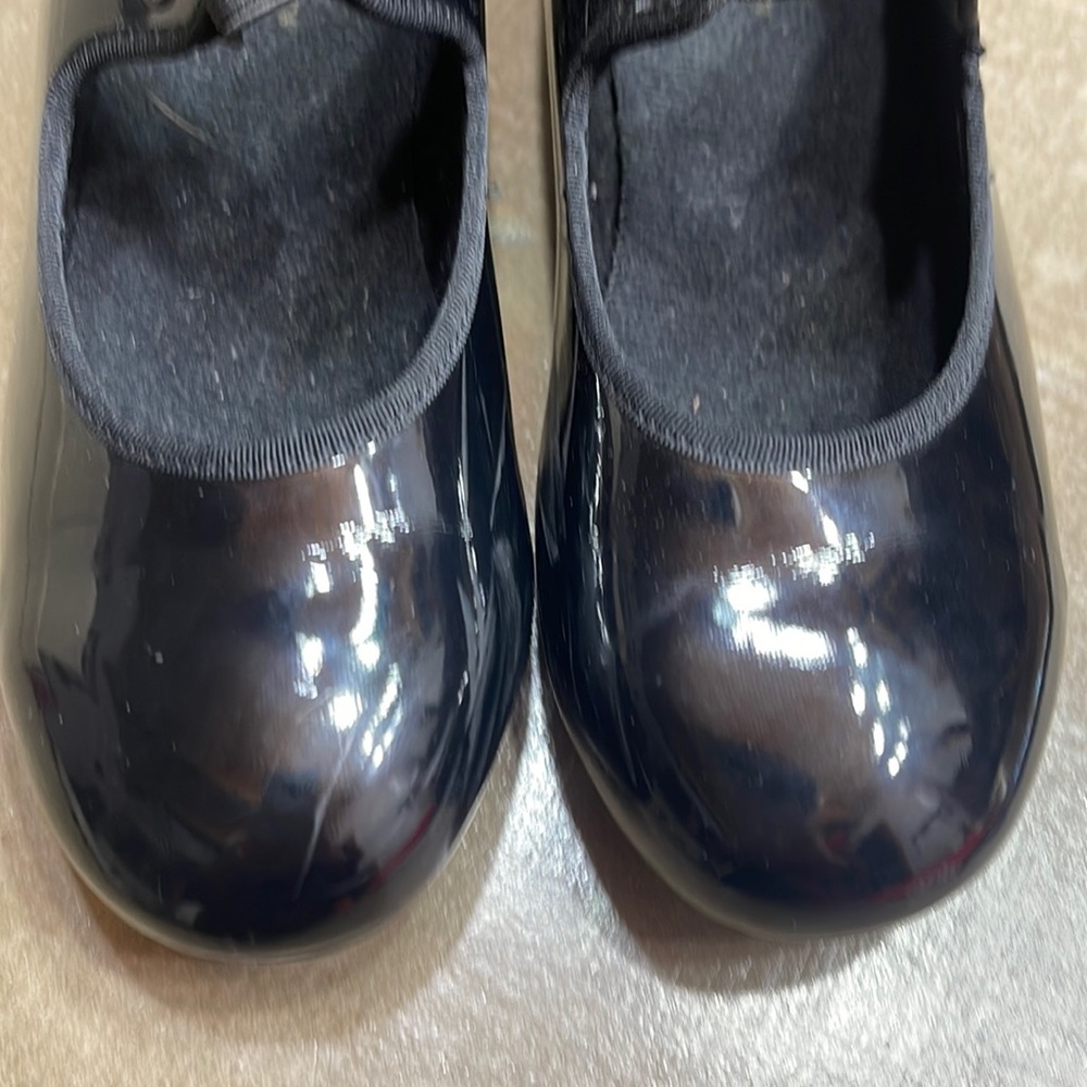 Girls dance shoe
